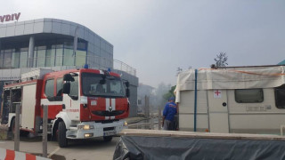 Пожар изпепели магазин за авточасти в Пловдив