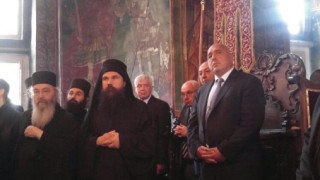 Премиерът на литургия в манастира „Св. вмч. Георги Зограф" в Атон