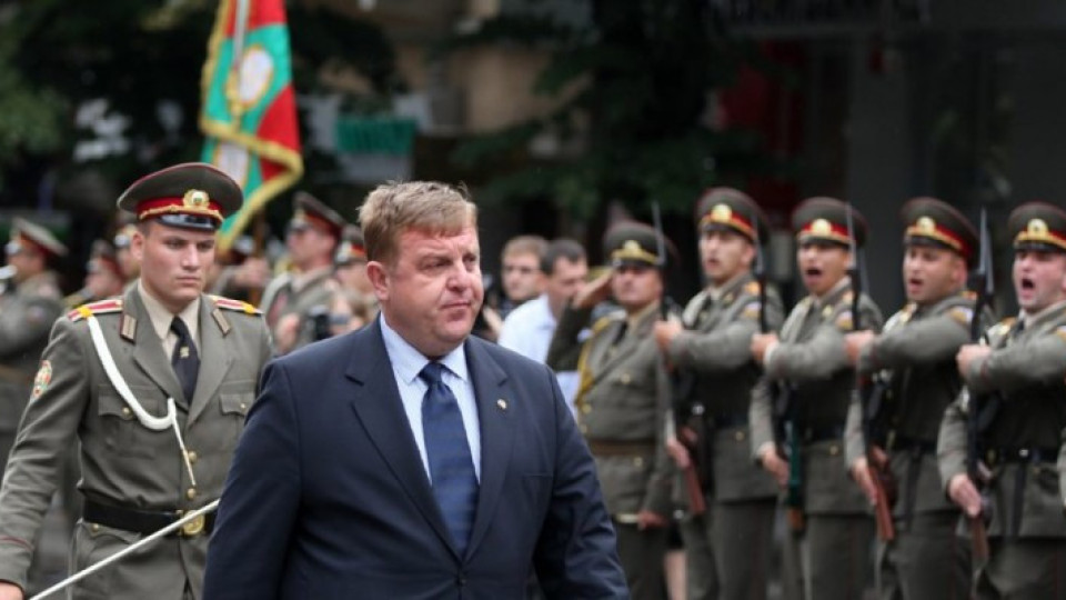 Каракачанов: Българските политици извършиха престъпление към българската армия | StandartNews.com