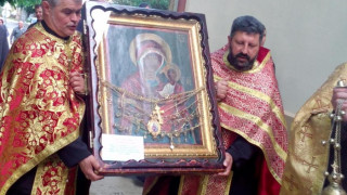 Врачани посрещнаха чудотворна икона на Света Богородица