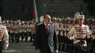 Радев призова да не се делим на 9 май