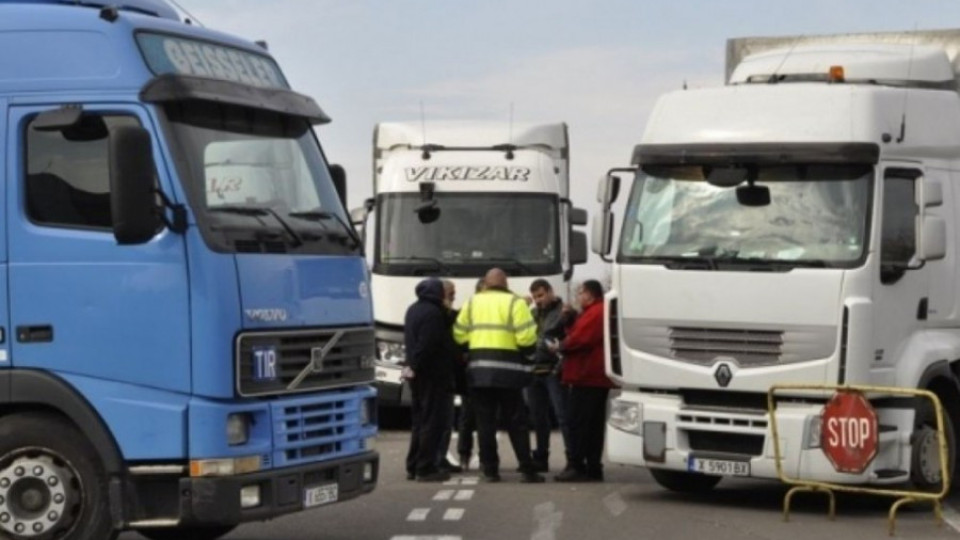 „Пакет за мобилност“ ще остави 30 000 български шофьори на камиони без работа | StandartNews.com