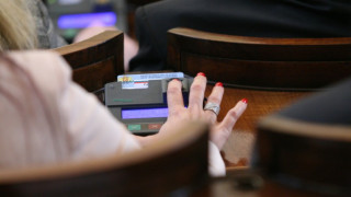 На първо четене: Депутатите ограничиха възможностите за обжалване на обществени поръчки
