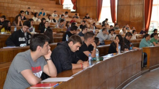 Повече места за студенти, отколкото са абитуриентите
