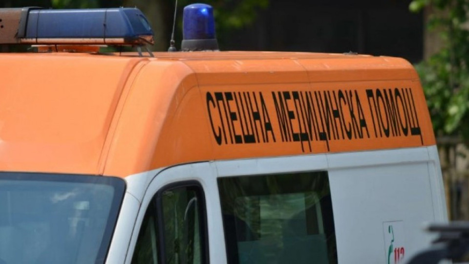 Влак блъсна автобус в Симеоновград, има ранени | StandartNews.com