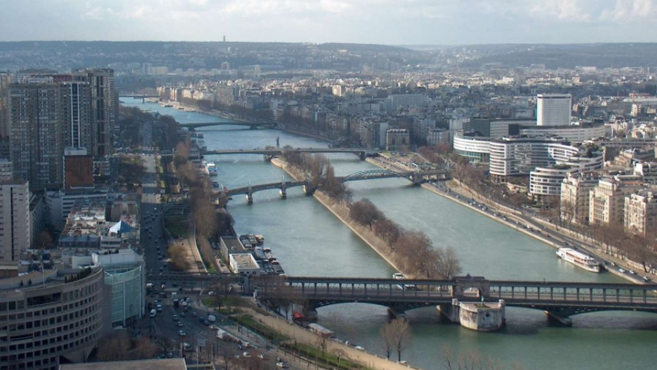 Париж пуска водни таксита по Сена | StandartNews.com