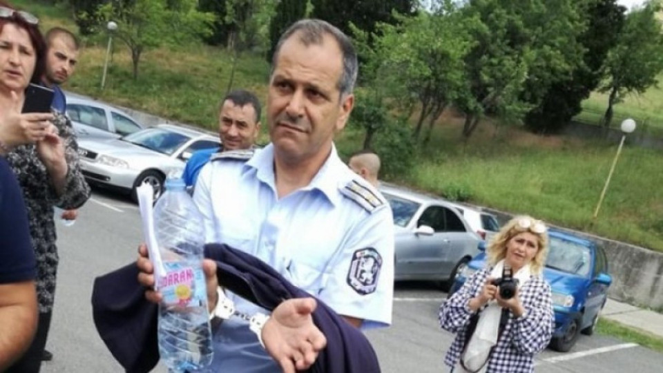Прокуратурата: Началникът на КАТ-Благоевград е взимал подкупи за бърза регистрация на коли | StandartNews.com