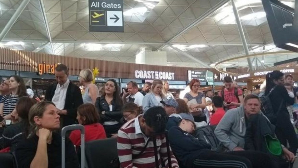Мълния блокира летище в Лондон | StandartNews.com