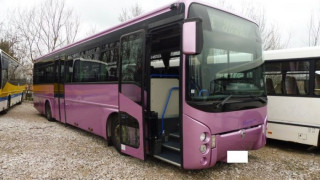 Безопасността в училищните автобуси: Медицински преглед за шофьора и колани за децата