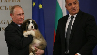 Бойко Борисов носи на Путин икона
