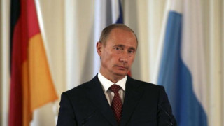 Посрещат Путин с военни почести в Австрия