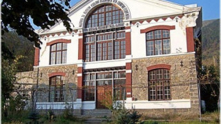 Спасяват фабриката и вилата на Евлоги Георгиев