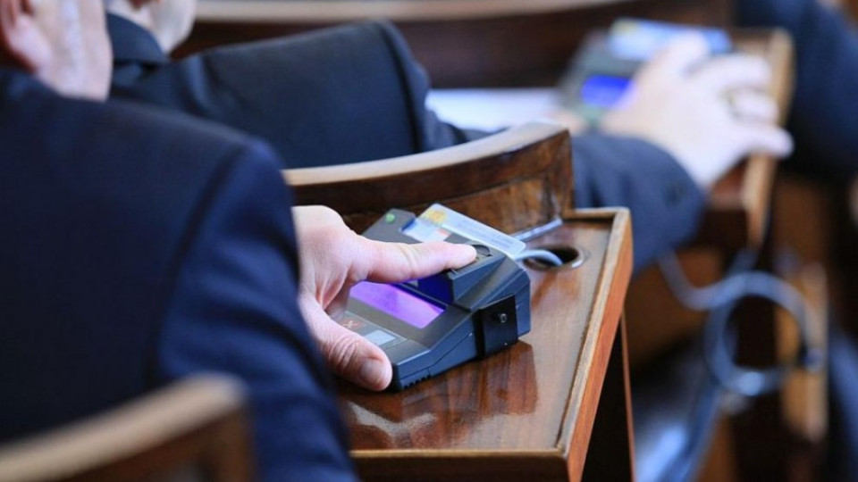 Парламентът гласува решение за придобиване на нова бойна техника | StandartNews.com