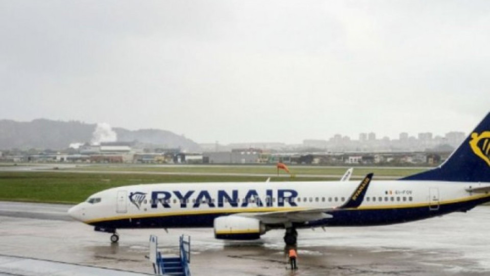 Анулиран полет на "Райънеър" остави 200 пътници блокирани на летище "Шонефелд" в Берлин | StandartNews.com