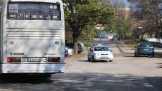 Училищата проверяват фирмите, с които децата пътуват, само по документи