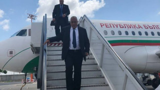Поклонение на Божи гроб и срещи с патриарх и премиер за рожденика Борисов 