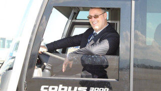 Българин печели медали с мини самолетчета