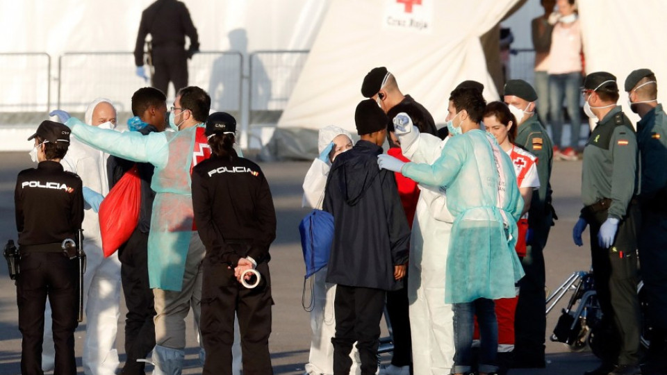 Валенсия приема мигрантите от "Акуариус" | StandartNews.com