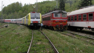Свършиха билетите за влаковете към морето
