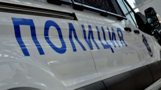 Полицейска акция пред банков клон в центъра на София
