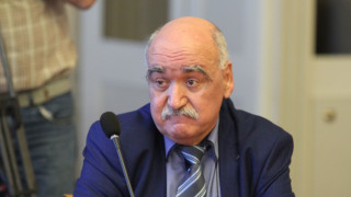 Уволниха предсрочно шефа на Здравната каса