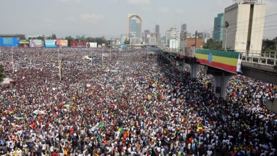 Десетки ранени при взрив на митинг в Адис Абеба | StandartNews.com