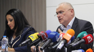 Радев отговори на Нинова: Стотинка няма да вземем от ЕС за мигранти у нас! Ние не сме зверове тук!