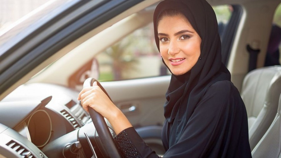 Саудитска принцеса стана една от първите жени шофьори в страната | StandartNews.com