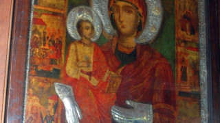 Пращаме Троеручица в Третяковската галерия