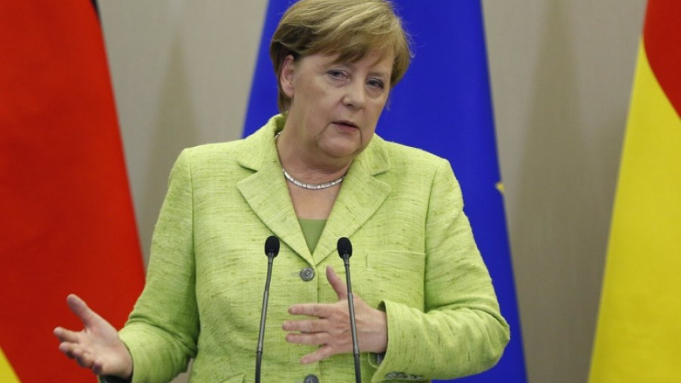 Меркел пред парламента: Съдбата на Европа е заложена на карта заради миграционния въпрос | StandartNews.com