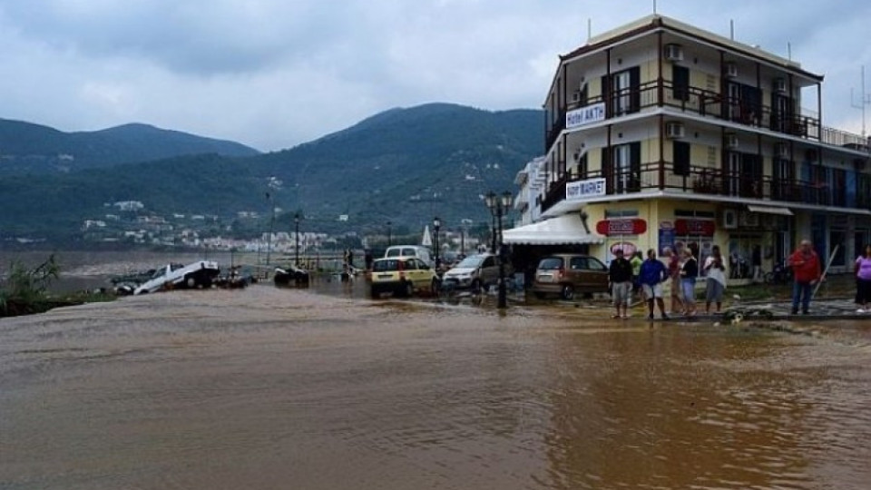 БЕДСТВИЕ: Порои и наводнения в Южна България | StandartNews.com
