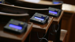 Трима министри на петъчния парламентарен контрол