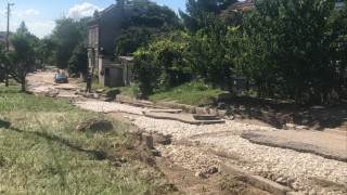 Обещават възстановени улици и нова канализация в поразената от наводнение Мизия
