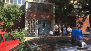 Караянчева и Радев на посещение при Босия