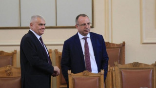 Земеделският министър запозна депутатите с мерките срещу чумата по животните