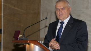 МВР министърът: Премиерът има зад гърба си решение за обратния прием на мигранти