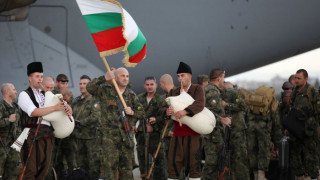 Военният министър посрещна завърналия се от Афганистан наш контингент