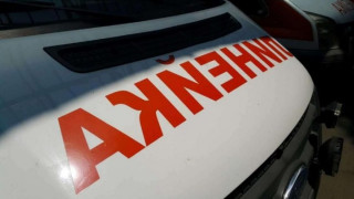 Възрастен шофьор помете паркирани коли и 6-годишно дете на тротоар в Сандански
