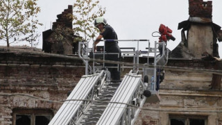 Пожарът в Царските конюшни започнал от горе и тръгнал надолу