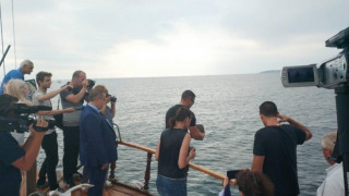 Частички от проф. Божидар Димитров бяха пръснати в морето край Созопол 