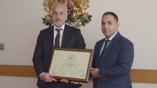 Фирма получи сертификат за инвестиция клас А от икономическия министър