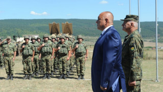 Премиерът иска военните проекти да са ефикасни и съвместими с НАТО
