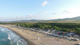 Предлагат забрана за поставяне на палатки и хавлии върху дюни на морето