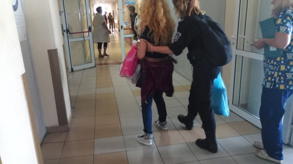 Приятелите на Иванчева излъгали, че е изведена от болницата с белезници | StandartNews.com