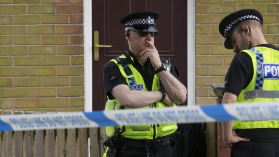 Един загина при експлозия в британски военен завод до Солсбъри | StandartNews.com