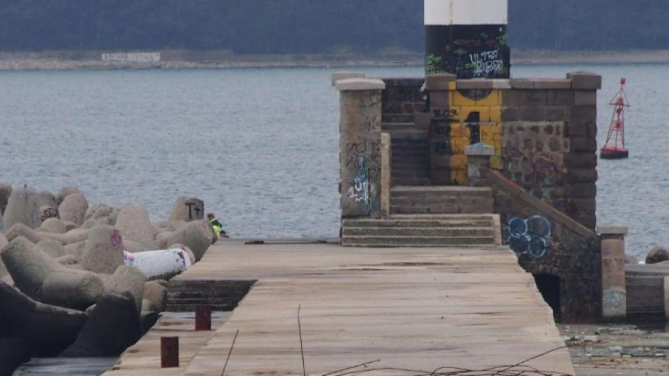 Откриха телата на завлечените в морето деца | StandartNews.com