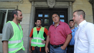 Премиерът: Ще помогнем на клиентите на фалиралата застрахователна компания