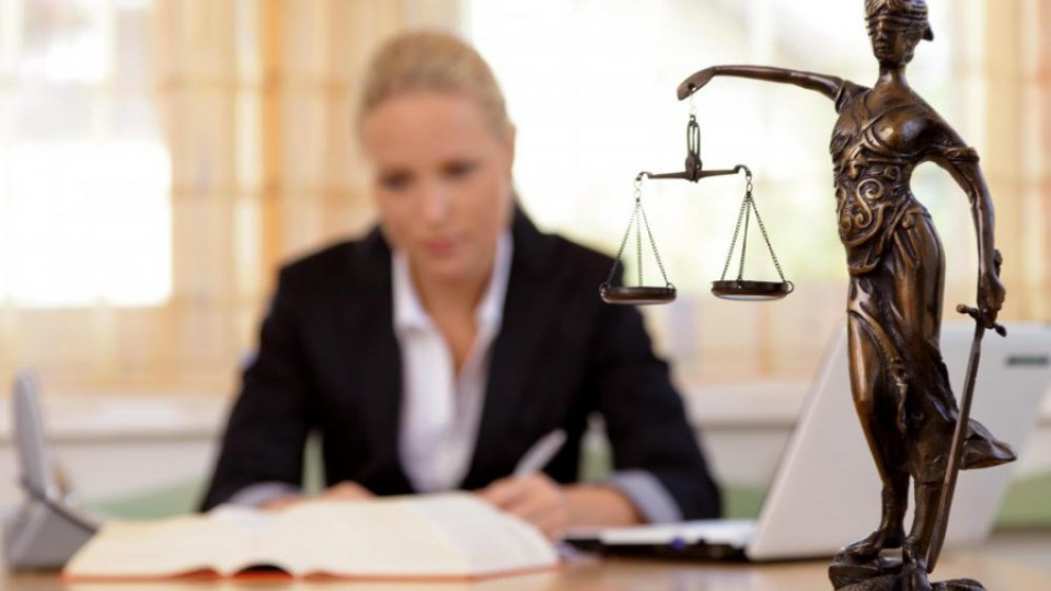Задължават адвокатите да се обучават най-малко осем часа годишно | StandartNews.com