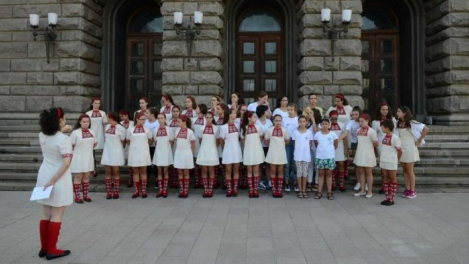 Борисов: Шефът на БНР и на СЕМ да поемат отговорност за детския хор, не може да оставим децата пред МС | StandartNews.com