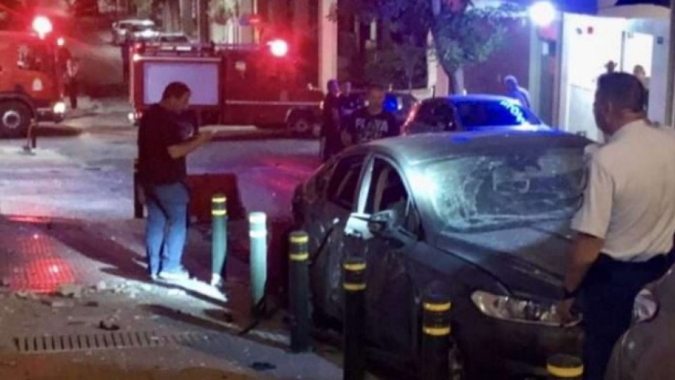 Мощна експлозия на пристанището в Атина, неизвестен мъж заложил бомбата | StandartNews.com
